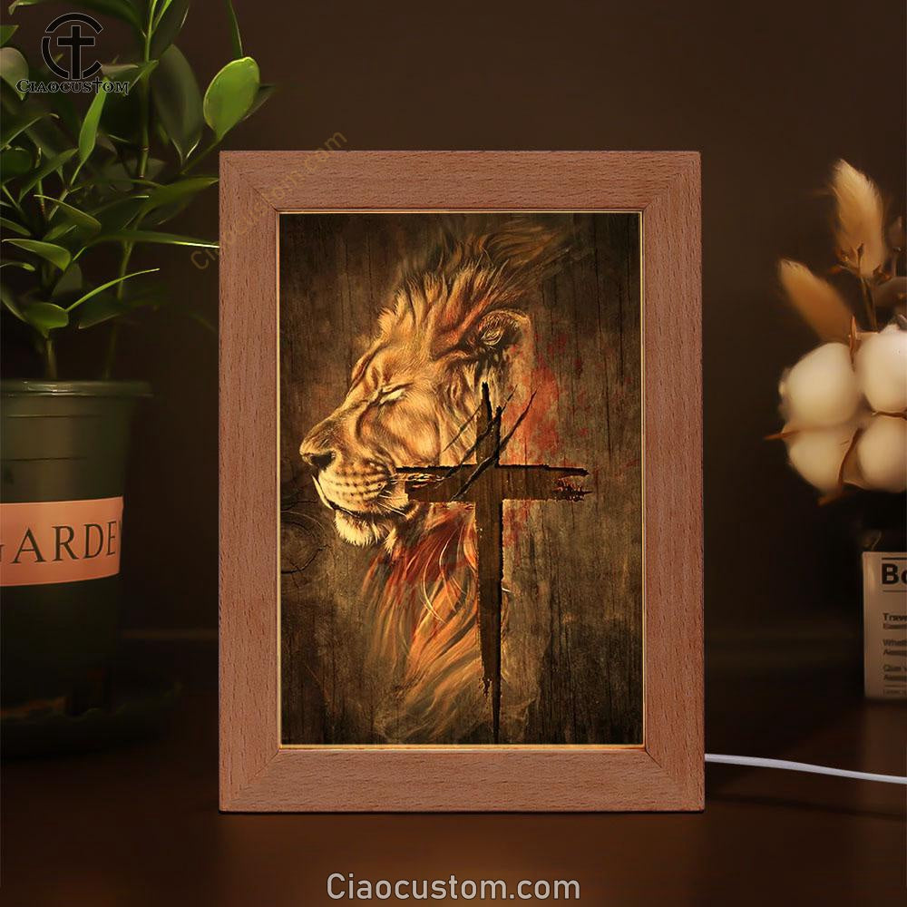 Stunning Lion Face Antique Cross Frame Lamp