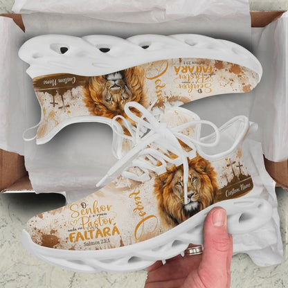 Product video showcase of Salmos 23:1 Christian Max Soul Shoes highlighting the realistic lion artwork, Portuguese scripture text, and custom name panel