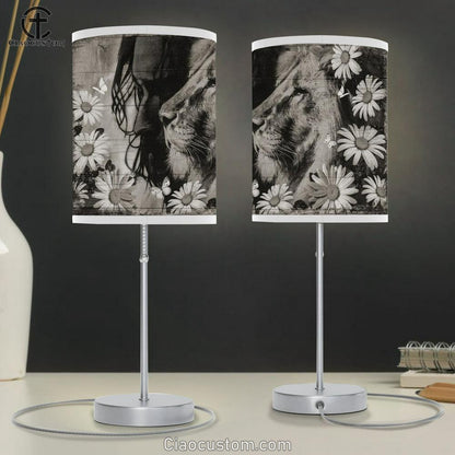 Black And White Painting, Watercolor Lion, Jesus, Stunning Daisy Table Lamp