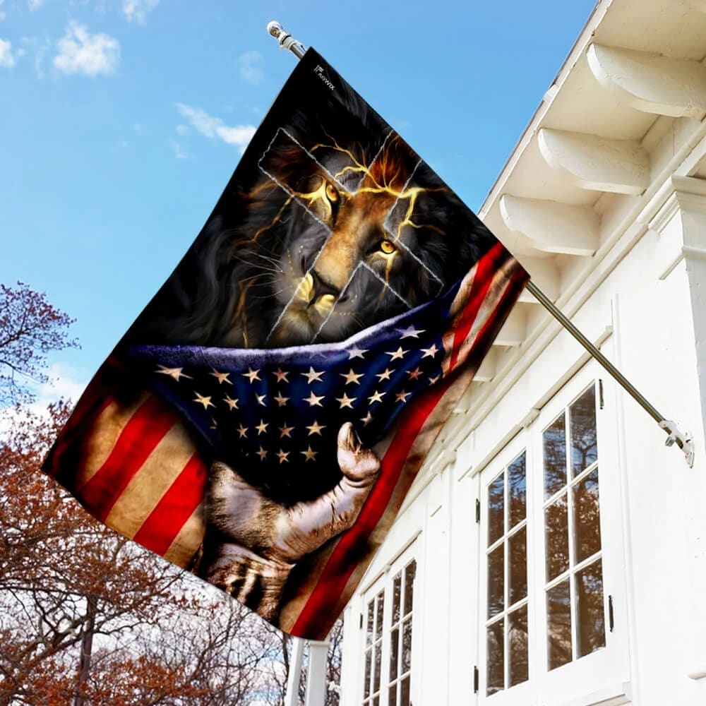 Christian Lion Cross House Flags - Christian Garden Flags - Outdoor Christian Flag