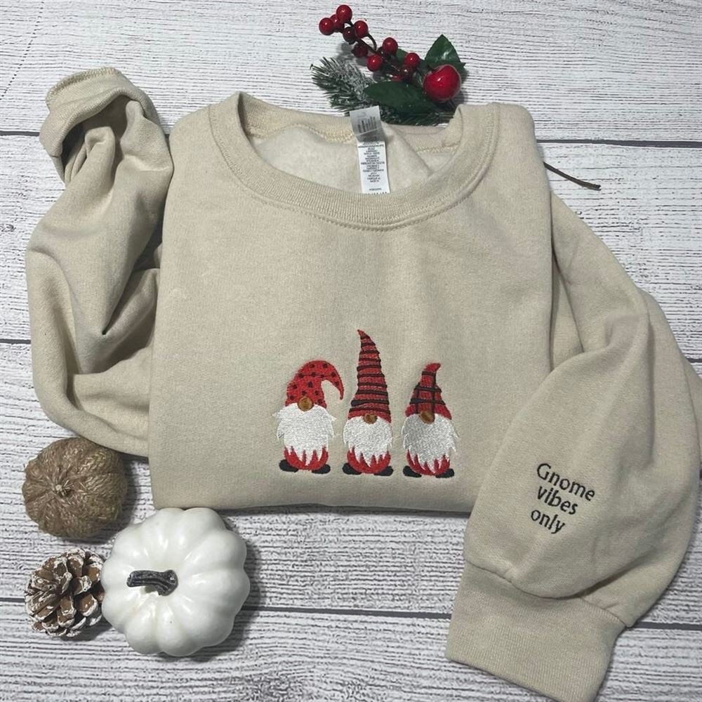 New Christmas Gnomes Embroidery Sweatshirt, Women's Embroidered Sweatshirts