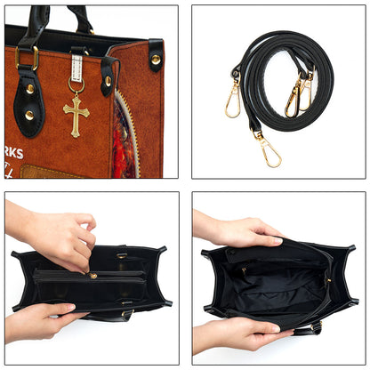 She Prays Works And Has Faith Personalized Dragonfly Leather Bag - Women Pu Leather Bag - Christian Gifts For Women