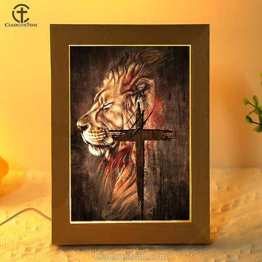 Stunning Lion Face Antique Cross Frame Lamp